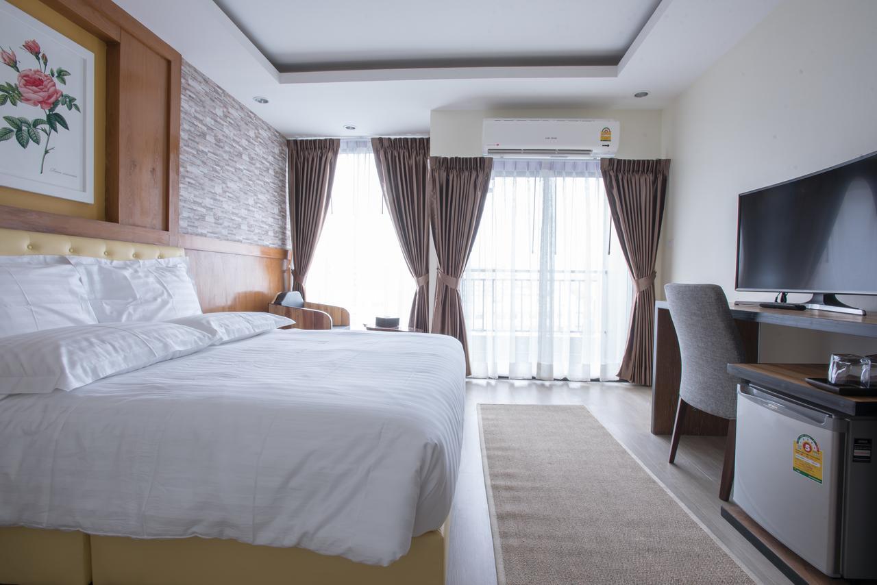 Triple B Boutique Residence Си Рача Екстериор снимка